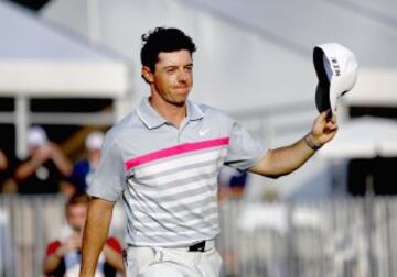 La emoción estuvo servida hasta el final, pero fue Rory Mcllroy quien finalmente decantó la balanza de su parte y se alzó con la victoria en el Bridgestone Invitational de Akron, relegando a Sergio García a un meritorio segundo puesto. 