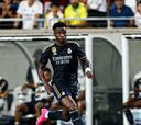 Aprobados y suspensos del Real Madrid: el naufragio defensivo opaca a un Vinicius sublime