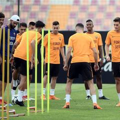 El Roma, con camisetas de apoyo para Sean Cox