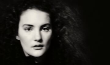 No podía faltar la 'musa' favorita del fotógrafo Paolo Roversi, su hija Stella. También sería una de sus 'Julietas' para el Calendario Pirelli, aunque no hablaría de la historia con ella.