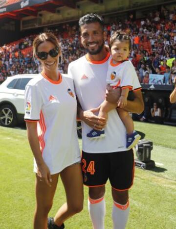 Garay and Mangala presented to 8,000 fans at Mestalla