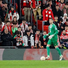 Joan Garcia se licencia en la Catedral de los porteros