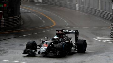 Fernando Alonso y em McLaren en M&oacute;naco.