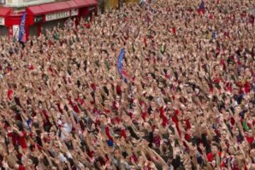 Celebración multitudinaria del Osasuna en las calles de Pamplona