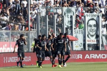 Futbol, Colo Colo vs Universidad Catolica
Quinta fecha, campeonato de Clausura 2016/17
El jugador de Colo Colo, Esteban Paredes, celebra con sus companeros su gol contra Universidad Catolica durante el partido de primera division disputado en el estadio Monumental de Santiago, Chile.
04/03/2017
Christian Iglesias/Photosport*************

Football, Colo Colo vs Universidad Catolica
Fifth date, Clousure Championship 2016/17
Colo Colo's playerEsteban Paredes, celebrates with teammates after scoring against Universidad Catolica during the first division football match at the Monuemnatl stadium in Santiago, Chile.
04/03/2017
Christian Iglesias/Photosport