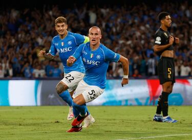 0-1. Leo Ostigard celebra el primer tanto que anota en el minuto 18 de partido.
