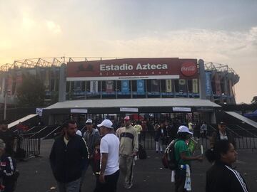 Desde antes de las 6 de la tarde, el Estadio Azteca abrió sus puertas para los aficionados de América y Pachuca.