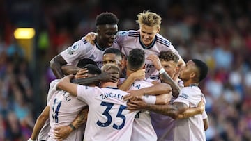 LONDON, ENGLAND - AUGUST 05: Arsenal celebrate their opening goal during the Premier League match between Crystal Palace and Arsenal FC at Selhurst Park on August 5, 2022 in London, United Kingdom. (Photo by Charlotte Wilson/Offside/Offside via Getty Images)