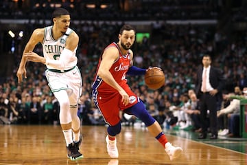 Marco Belinelli y Jayson Tatum. 