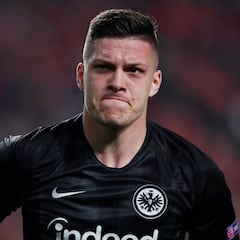 Oficial: el Eintracht compra a Jovic, pretendido por Madrid y Barça