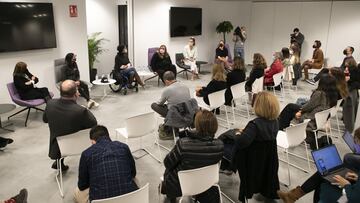 La nadadora y premio Princesa de Asturias del Deporte, Teresa Perales; la piloto de rallies, Mónica Plaza; la periodista de AS, Carmen Colino; la directora ejecutiva de la Escuela Universitaria Real Madrid, Marisa Sáenz; la modelo y embajadora de Moraleja Green, Malena Costa; la directora de Sabadell Alcobendas, Amaya Díaz de Greñu; la directora general de deportes del Ayuntamiento de Alcobendas y presidenta del Círculo de Gestores Deportivos de Madrid, Milagros Díaz y la directora de FUNDAL, Mayte Pinto, en la "Jornada de la mujer, deporte y emprendimiento".