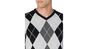 El jersey de cuello de pico que se convertirá en tu imprescindible para este invierno