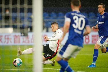 Frankfurt want Jovic as Real Madrid eye German club's star striker Silva