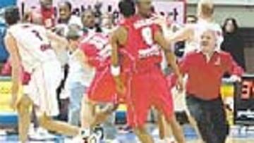 Un momento del tumulto.