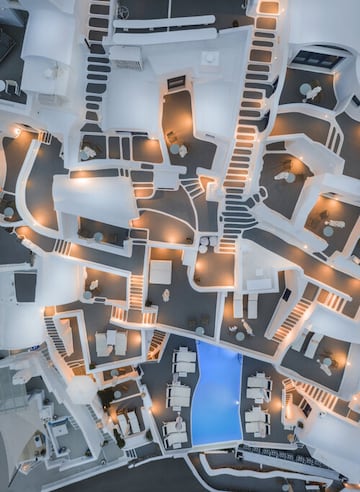 Los tejados de las islas griegas por los que tantas veces hemos visto practicar parkour.