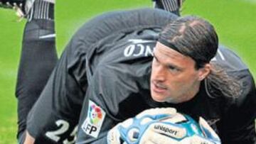 <b>SEGURIDAD. </b>Leo Franco está cuajando un gran rendimiento en el Atlético.