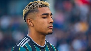 Barcelona set to complete the signing of Julián Araujo from LA Galaxy