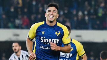 Giovanni Simeone celebra un gol con el Hellas Verona.