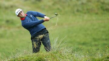 Jon Rahm golpea una bola durante la disputa del Irish Open.