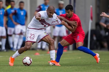 Salomón Rondón comes into the tournamet after an impressive season with Newcastle. He is one of the few veterans that remain in a fresh and rejuventated Venezuelan side.