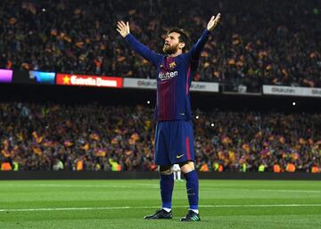 Messi celebra un gol con el Barça.