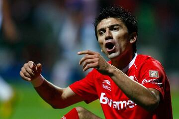 Héctor Mancilla llegó a la Liga MX con el Veracruz para disputar el Apertura 2006. Después de tres torneos en primera, el chileno fue enviado a Coatzacoalcos. Toluca lo salvó de la división de plata y lo contrató para el Apertura 2008. Con los Diablos ganó dos títulos de goleo y dos campeonatos de liga.