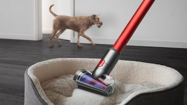Dyson lanza su potente Piston Animal V16: cero enredos, detecta el polvo invisible y es perfecta para hogares con mascotas