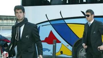 <b>RUMBO A BILBAO. </b>La expedición del Málaga salió a media tarde desde el aeropuerto de Málaga hacia la capital vizcaína.