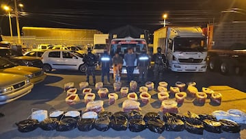 Policía de Ecuador incautó toneladas de explosivos que iban a ser usados por grupos armados en Colombia. Dos personas fueron capturadas.
