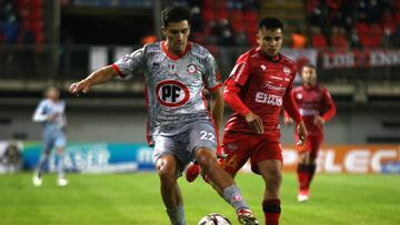 Futbol, Nublense vs Union La Calera.
Fecha 26, campeonato nacional 2021.
El jugador de Union La Calera Nicolas Orellana juega el balon durante el partido de primera division contra Nublense realizado en el estadio Bicentenario Nelson Oyarzun.
Chillan, Chile.
15/10/2021
Mauricio Ulloa/Photosport
Football, Nublense vs Union La Calera.
26th date, 2021 national Championship.
Union La Calera player Nicolas Orellana, plays the ball during the first division match against Nublense at the Bicentenario Nelson Oyarzun.
stadium in Chillan, Chile.
10/15/2021
Mauricio Ulloa/Photosport