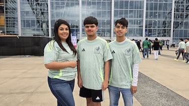 Mexicanos lucen el nuevo jersey de la Selección Mexicana en la Nations League