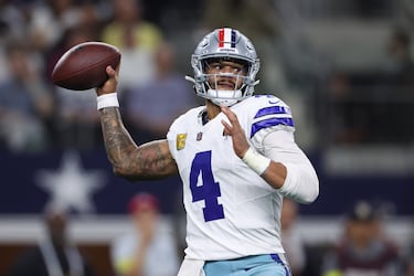 Quarterback | 32 años | Dallas Cowboys 