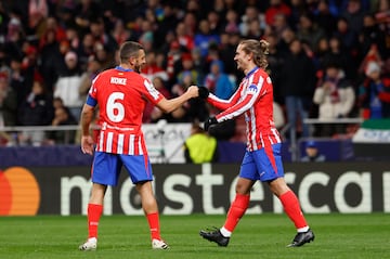 Mal chut desde fuera del área de Koke que se convierte en asistencia a un Griezmann que, también con un disparo mordido, bate a Takac por el primer palo.