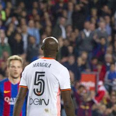 Barcelona: 28 jornadas sin penaltis en contra ni expulsiones