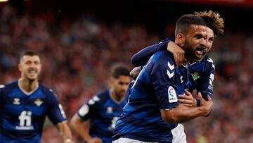 BILBAO, 04/05/2023.- El delantero del Betis William José celebra tras marcar ante el Athletic, durante el partido de la jornada 33 de LaLiga entre el Athletic Club y el Real Betis que disputan hoy jueves en el estadio de San Mamés, en Bilbao. EFE/Miguel Toña