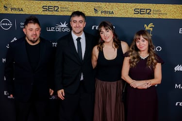 Los integrantes del equipo de Mono Madrid, posando en la alfombra roja de los Premios Ondas 2025.