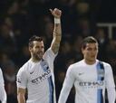 Negredo hace otro doblete pero termina lesionado del hombro