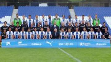 PRIMERA FOTO DE AGUIRRE Y COLLET. El Espanyol se hizo ayer la foto oficial de la temporada 2013-14, la primera de Javier Aguirre como técnico y Collet como presidente.