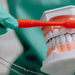 Qué es el fluoruro de estaño, compuesto químico altamente dañino que desató alerta sanitaria en famosa pasta dental