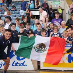 Gran noche para futbolistas mexicanos en Escocia