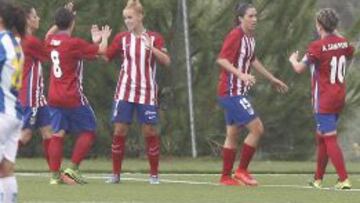 Las jugadoras del Atlético Féminas celebran el primer gol, marcado por Ángela Sosa.