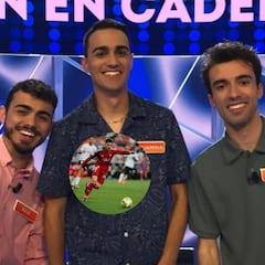 El gesto de Nacho Vidal con los Mozos de Arousa, concursantes de ‘Reacción en cadena’