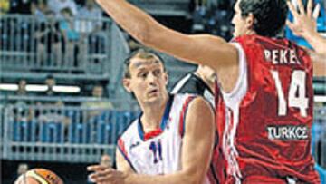 <b>LUCHADOR. </b>El checo Barton consiguió 22 puntos para su equipo.