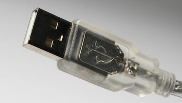 Por qué el conector USB original no era reversible: “Costaba más caro"