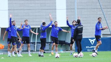 Los jugadores de Osasuna durante el entrenamiento de esta tarde.