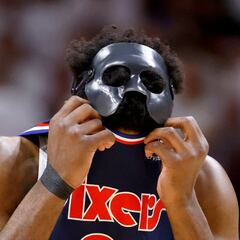 What is the mascot of the Philadelphia 76ers?