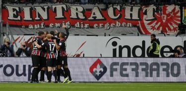 Frankfurt thrash 10-man Bayern Munich 5-1