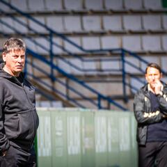 Menéndez encarrila su tercer descenso en Segunda