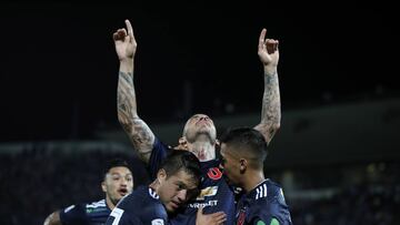 Futbol, Universidad de Chile vs Deportes Antofagasta.
Quinta fecha, campeonato 2018.
El jugador de Universidad de Chile Mauricio Pinilla convierte un gol contra Deportes Antofagasta durante el partido de primera division disputado en el Estadio Nacional en Santiago Chile.
04/03/2018
Javier Torres/Photosport
*************
Football, Universidad de Chile vs Deportes Antofagasta.
Fifth date, Championship 2018.
Universidad de Chile's player Mauricio Pinilla scores against Deportes Antofagasta during the first division football match held at the Nacional stadium in Santiago, Chile.
04/03/2018.
Javier Torres/Photosport