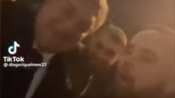 Un tiktoker se encuentra a Laporta y comete un fail que ya es viral